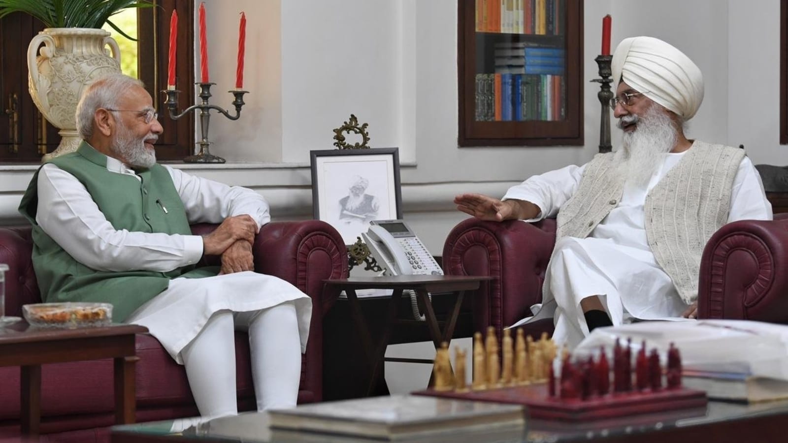 PM Modi visits Radha Soami Satsang Beas in Punjab, meets chief Dhillon |  Watch | Latest News India - Hindustan Times