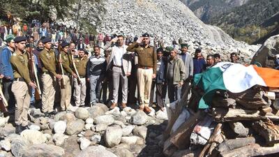 India’s first voter Shyam Saran Negi was cremated with full state honours at his native village of Kalpa in Kinnaur district of Himachal Pradesh on Saturday. (HT Photo)
