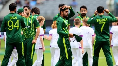 Pakistan's Captain Babar Azam (C) looks on during the ICC men's Twenty20 World Cup 2022 Pakistan's Captain Babar Azam (C) looks on during the ICC men's Twenty20 World Cup 2022
