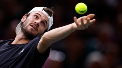 Tennis - ATP Masters 1000 - Paris Masters - Accor Arena, Paris, France - November 4, 2022 Denmark's Holger Rune in action during his quarter final match against Spain's Carlos Alcaraz REUTERS/Christian Hartmann (REUTERS)