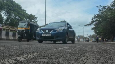 The pothole-ridden roads in Vimannagar connecting Lohegaon airport will be made concrete and Pune Municipal Corporation has approved a budget of  ₹42 crore. (HT)