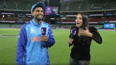 Suryakumar Yadav (left) Suryakumar Yadav (left)