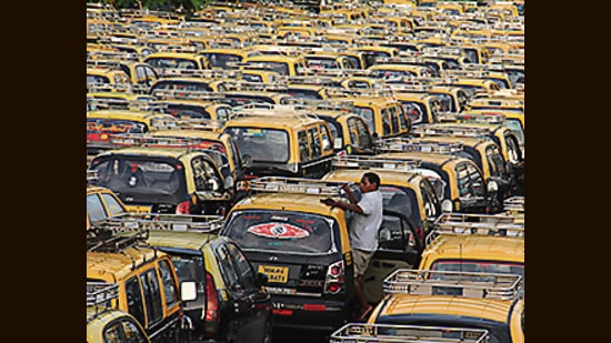 Mumbai, India - 2 Sept. 2015 : The black and yellow taxi observes strike against uber and ola cabs, The strike continues for the second day. All the taxi drivers line up at CST international airport, Andheri, in Mumbai, India, on Wednesday, September 2, 2015. (Photo by Pramod Thakur/ Hindustan Times) (Hindustan Times)