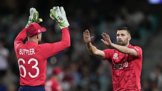 Mark Wood took three wickets as Sri Lanka could score just 25 runs in the last five overs(AP)