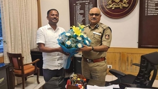 MLC Dinesh Guligowda with Karnataka DGP Praveen Sood