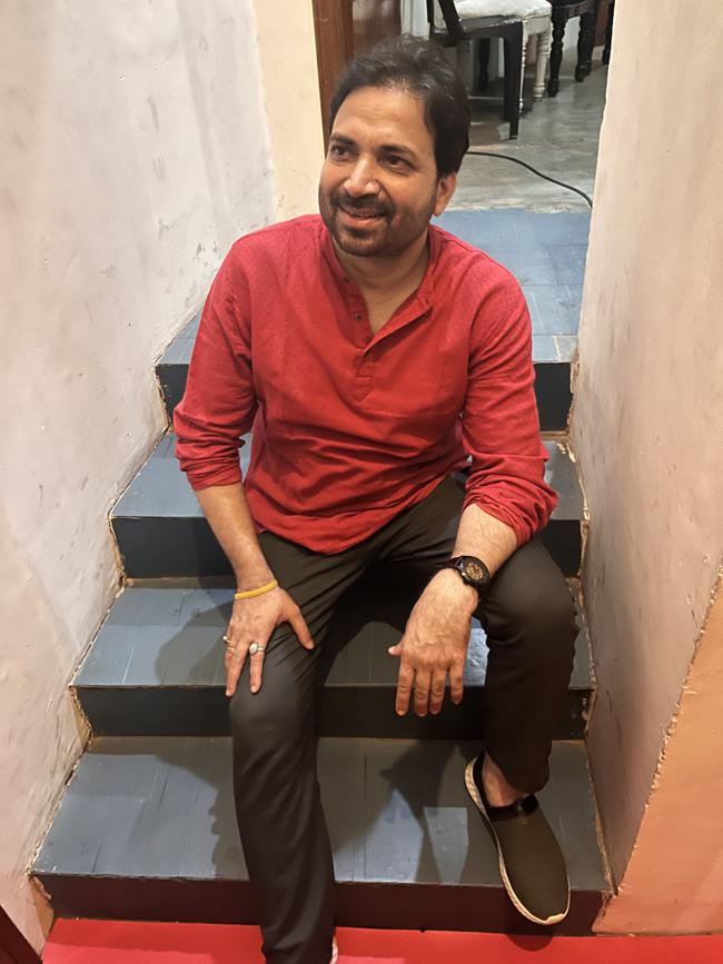 Raj Upadhyay, director of the play, says the story highlights the pressure of show off in the modern times. Raj Upadhyay, director of the play, says the story highlights the pressure of show off in the modern times.