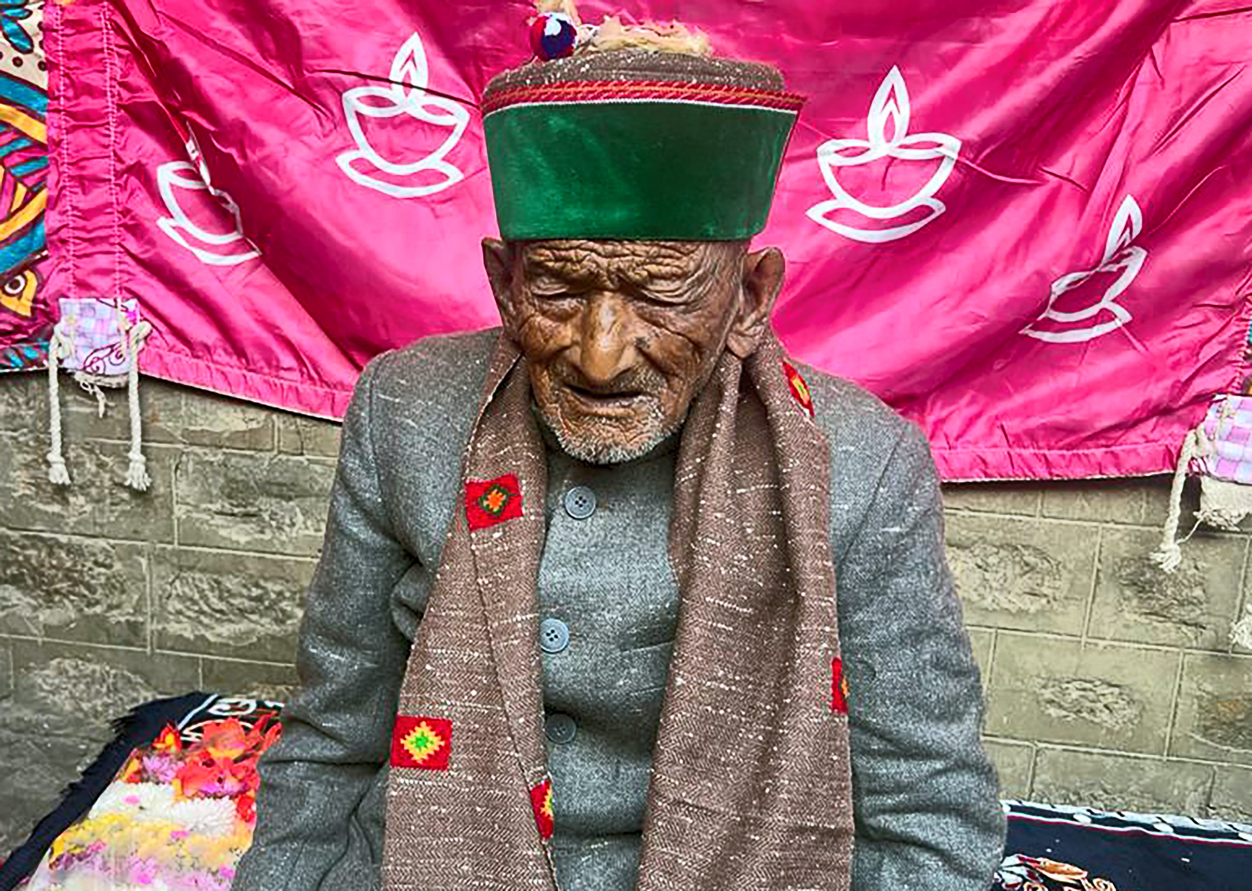 Independent India's first voter Shyam Saran Negi, in Kinnaur district. Negi passed away at the age of 106 on Saturday, (PTI file photo) Independent India's first voter Shyam Saran Negi, in Kinnaur district. Negi passed away at the age of 106 on Saturday, (PTI file photo)