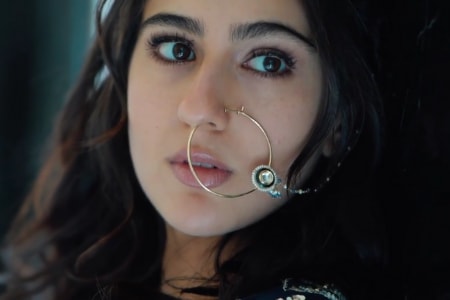 As she flaunts her large nose ring, Sara Ali Khan looks stunning.(Instagram )