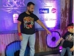 Saif Ali Khan asked his son Taimur Ali Khan to move away while paparazzi click his pics. Saif Ali Khan asked his son Taimur Ali Khan to move away while paparazzi click his pics.