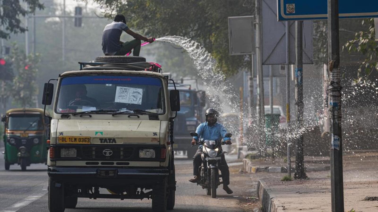 Delhi air quality improves; Review of curbs on vehicles, constructions likely