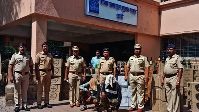 During the police's investigation, it was revealed that these liquor bottles were sold at unauthorized times. (Representational image/Praful Gangurde / HT) During the police's investigation, it was revealed that these liquor bottles were sold at unauthorized times. (Representational image/Praful Gangurde / HT)