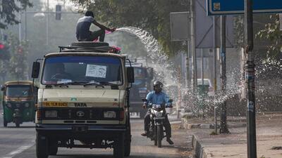The air quality index (AQI) for Delhi will improve further on Sunday but will remain in the ‘very poor’ category until Tuesday. (PTI) The air quality index (AQI) for Delhi will improve further on Sunday but will remain in the ‘very poor’ category until Tuesday. (PTI)