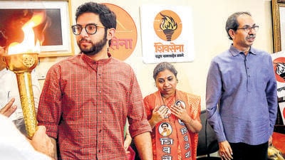 Mumbai, India - November 06, 2022: Shivsena Uddhav Balasaheb Thackeray party candidate Rutuja Latke meet Shivsena Chief Uddhav Thackeray after winning Andheri by election at Matoshree,Bandra in Mumbai, India, on Sunday, November 06, 2022. (HT Photo) (HT PHOTO) Mumbai, India - November 06, 2022: Shivsena Uddhav Balasaheb Thackeray party candidate Rutuja Latke meet Shivsena Chief Uddhav Thackeray after winning Andheri by election at Matoshree,Bandra in Mumbai, India, on Sunday, November 06, 2022. (HT Photo) (HT PHOTO)