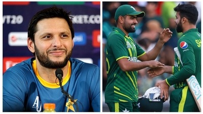 Shahid Afridi fired a massive warning to Babar Azam after Pakistan outclassed Shakib Al Hasan's Bangladesh in the virtual quarter-final (AP-Getty Images) Shahid Afridi fired a massive warning to Babar Azam after Pakistan outclassed Shakib Al Hasan's Bangladesh in the virtual quarter-final (AP-Getty Images)