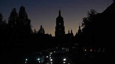 Ukraine suffered sweeping blackouts and water supplies were cut for 80 percent of Kyiv residents on October 31 after another wave of Russian missile strikes on key infrastructure. (AFP) Ukraine suffered sweeping blackouts and water supplies were cut for 80 percent of Kyiv residents on October 31 after another wave of Russian missile strikes on key infrastructure. (AFP)