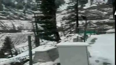 The Mughal Road, with more than five inches of snow on the ground between Poshana and Peer Ki Gali. (ANI)