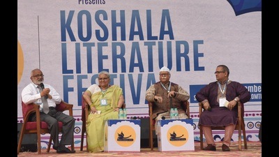 Carlyle McFarland along with Madhvi Kukreja and Nawab Jafer Mir Abdulla in conversation with Jayant Krishna in a session on ‘Rekindling the Romance of Lucknow’, during Koshala Literature festival at Sangeet Natak Academy in Lucknow on Sunday. (Deepak Gupta/HT Photo) Carlyle McFarland along with Madhvi Kukreja and Nawab Jafer Mir Abdulla in conversation with Jayant Krishna in a session on ‘Rekindling the Romance of Lucknow’, during Koshala Literature festival at Sangeet Natak Academy in Lucknow on Sunday. (Deepak Gupta/HT Photo)