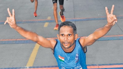“Yeh ek nasha hai; subah utho aur bhaago,” said Shetty, who came to Mumbai from a village in Karnataka in 1993. After working in small establishments for a few years, he got a job at Udupi to Mumbai, where he continues to work. (HT Photo) “Yeh ek nasha hai; subah utho aur bhaago,” said Shetty, who came to Mumbai from a village in Karnataka in 1993. After working in small establishments for a few years, he got a job at Udupi to Mumbai, where he continues to work. (HT Photo)