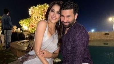 Janhvi Kapoor posed with Orhan Awatramani on Diwali.