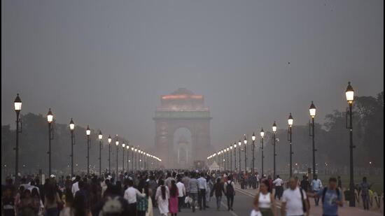 The Commission for Air Quality Management (CAQM) relaxed curbs from this level on Sunday, citing the drop in pollution levels, even as it asserted that Stage 3 of the curbs continue to be in effect. (Sanjeev Verma/HT Photo)