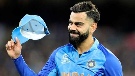 Virat Kohli acknowledges applauds from the fans during the ICC T20 World Cup 2022 match against Zimbabwe at Melbourne Cricket Ground(AFP)