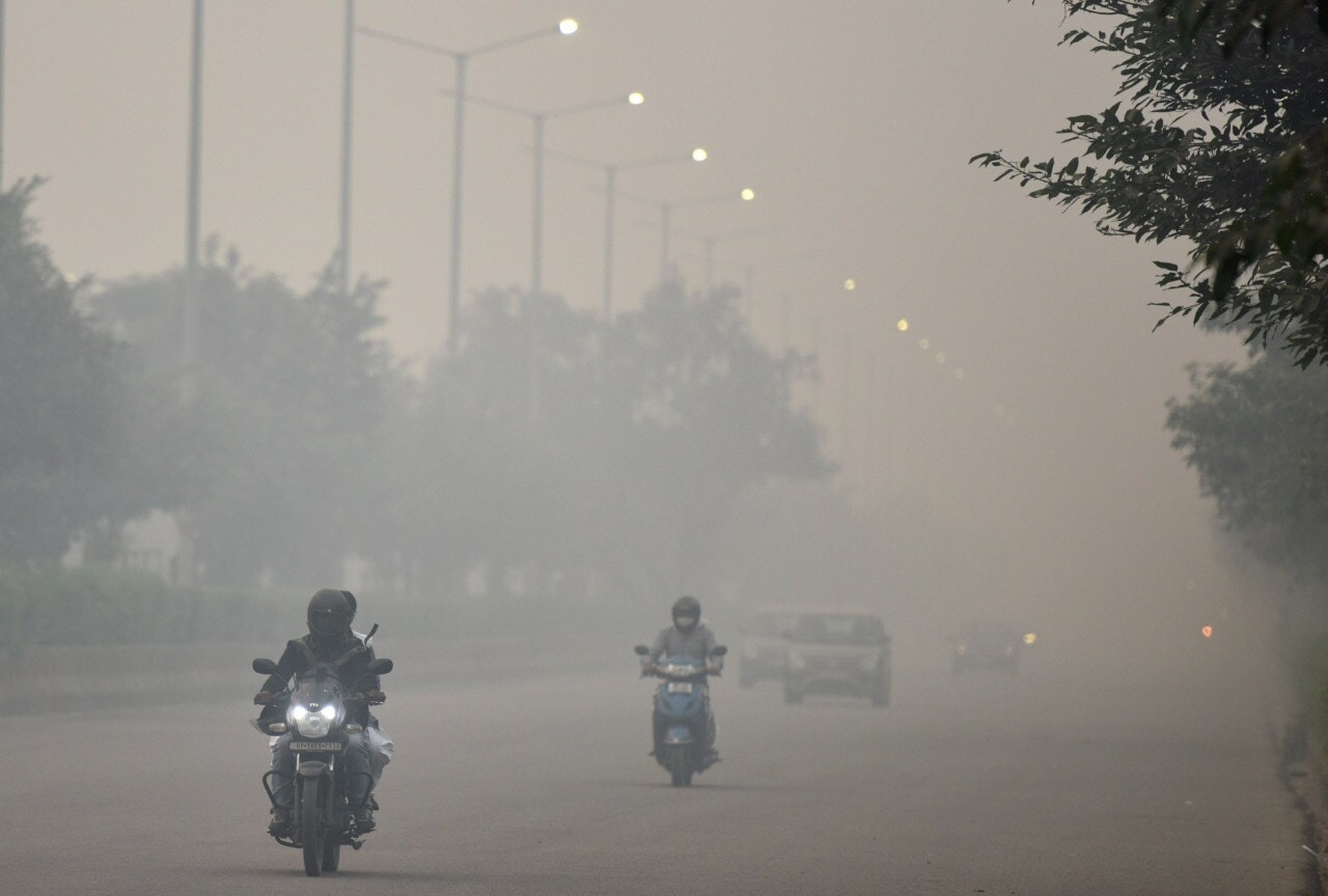 Air quality levels in Bengaluru notched up to hit this month's peak on Wednesday. (Sunil Ghosh/HT)(Image for representation) Air quality levels in Bengaluru notched up to hit this month's peak on Wednesday. (Sunil Ghosh/HT)(Image for representation)