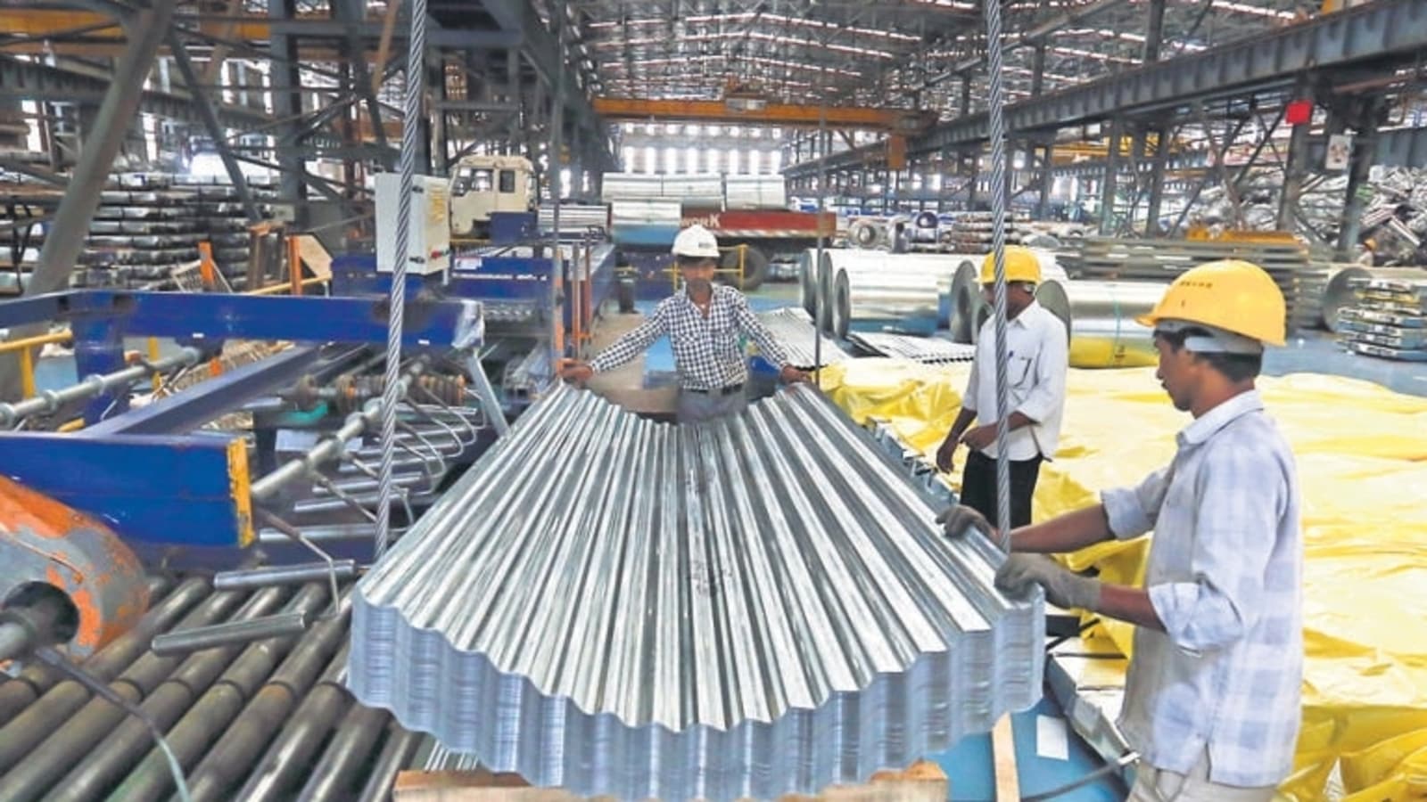 indian-manufacturing-confident-of-sustaining-growth-despite-headwinds-survey