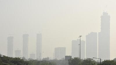 Noida, India - November 07, 2022: A view of skyscrapers engulfed in dense smog amid rising air pollution levels, in Noida, India, on Monday, November 07, 2022. (Photo by Sunil Ghosh/ Hindustan Times) (Hindustan Times)