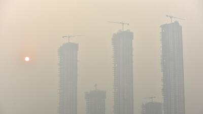 Noida, India - November 05, 2022: A view of skyscrapers engulfed in dense smog amid rising air pollution levels, in Noida, India, on Saturday, November 05, 2022. (Photo by Sunil Ghosh/ Hindustan Times) (Hindustan Times) Noida, India - November 05, 2022: A view of skyscrapers engulfed in dense smog amid rising air pollution levels, in Noida, India, on Saturday, November 05, 2022. (Photo by Sunil Ghosh/ Hindustan Times) (Hindustan Times)