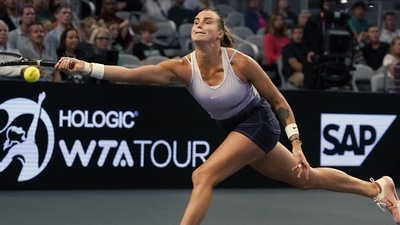 Aryna Sabalenka, of Belarus, returns a shot during the second set against Iga Swiatek, of Poland, in the singles semifinals of the WTA Finals tennis tournament in Fort Worth, Texas, Sunday, Nov. 6, 2022. (AP) Aryna Sabalenka, of Belarus, returns a shot during the second set against Iga Swiatek, of Poland, in the singles semifinals of the WTA Finals tennis tournament in Fort Worth, Texas, Sunday, Nov. 6, 2022. (AP)