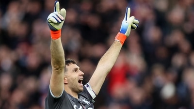 Emiliano Martinez celebrates after the Aston Villa defeat Manchester United. (REUTERS)