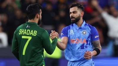 Former Indian skipper Virat Kohli shaking hands with Pakistan's Shadab Khan after T20 world Cup 2022 match between Ind-Pak. (AP) Former Indian skipper Virat Kohli shaking hands with Pakistan's Shadab Khan after T20 world Cup 2022 match between Ind-Pak. (AP)
