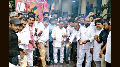 Telangana Rashtra Samithi (TRS) supporters celebrate party's win in the Munugode bypoll, at Telangana Bhavan. (Mohammed Aleemuddin) Telangana Rashtra Samithi (TRS) supporters celebrate party's win in the Munugode bypoll, at Telangana Bhavan. (Mohammed Aleemuddin)