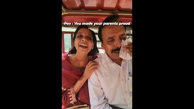 Man wiping his tears while dropping his daughter off at a college in Delhi. (Instagram/@pre.xsha) Man wiping his tears while dropping his daughter off at a college in Delhi. (Instagram/@pre.xsha)