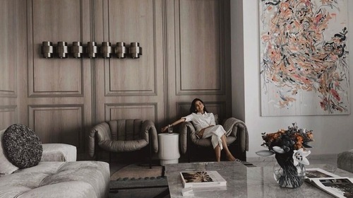 Mira Rajput in her living room. Mira Rajput in her living room.