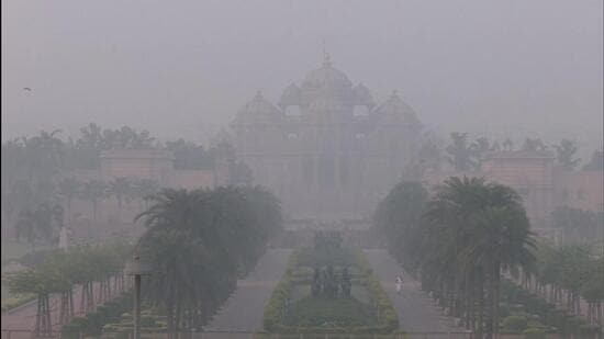 Akshardham temple shrouded in smog as the Air Quality Index (AQI) remains in the 'very poor' category, in New Delhi on Monday. (ANI)