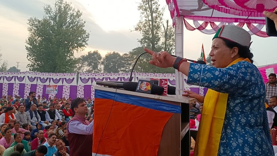 Congress state president Pratibha Singh during an election rally ahead of ahead of Himachal Pradesh Assembly election. (HT File Photo)
