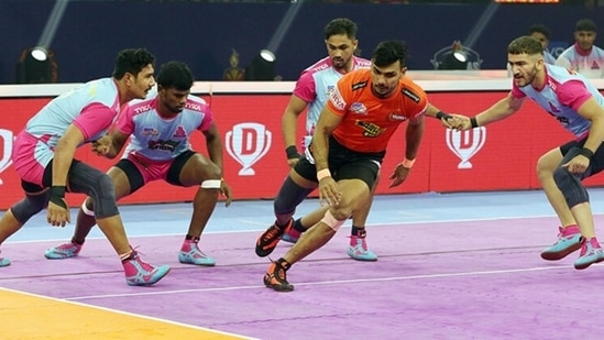 PKL 9: Jaipur Pink Panthers beat U Mumba(Pro Kabaddi League)