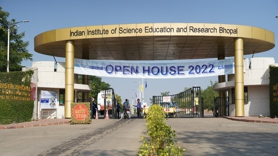 IISER Bhopal Holds Open House For School, College Students - Hindustan ...