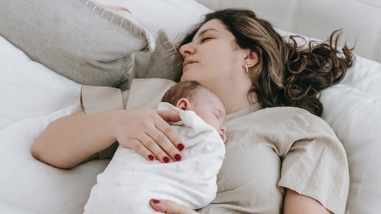 Postpartum tips: Tackling sleep and fatigue problems in new mothers (Sarah Chai)