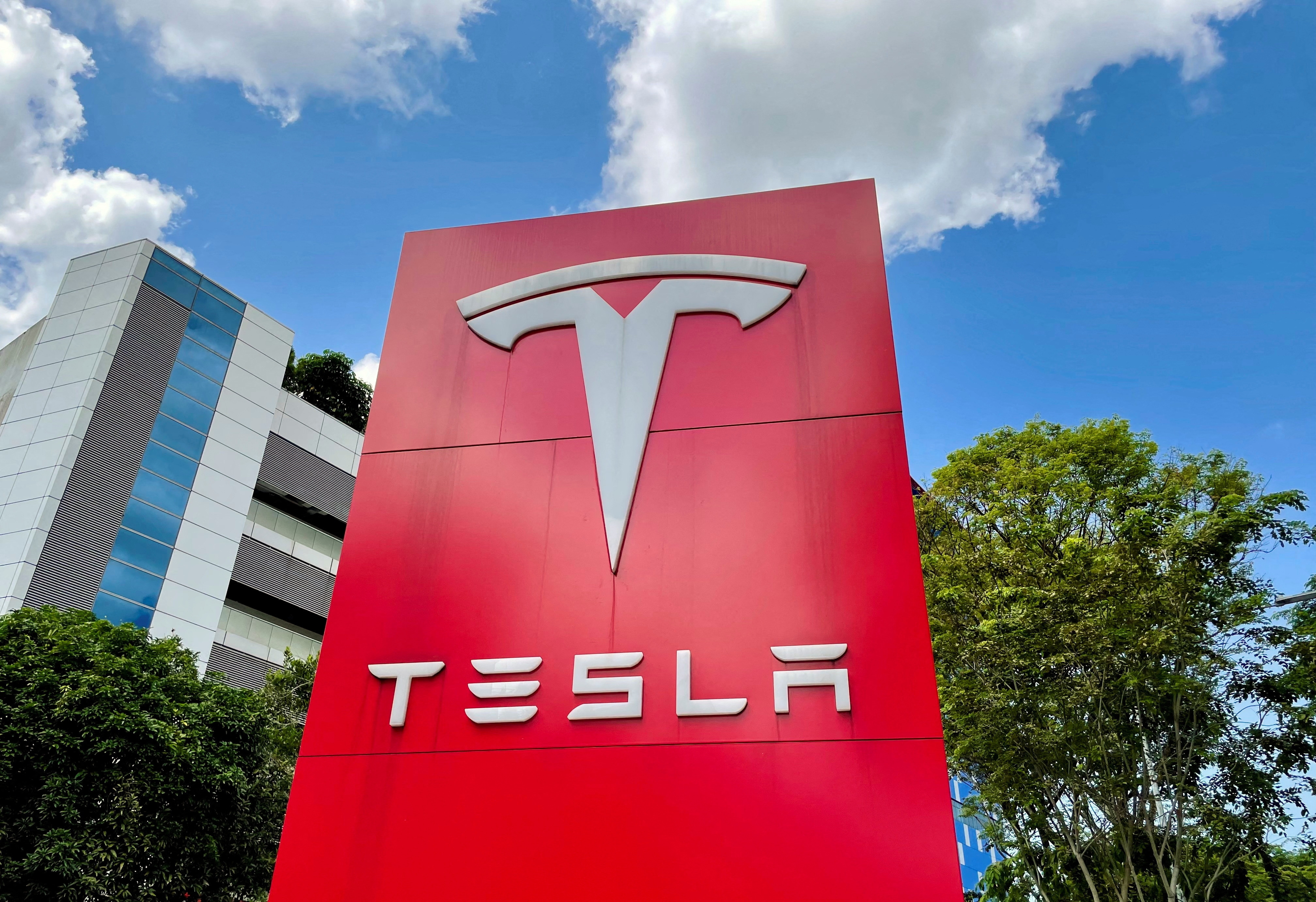 Elon Musk sells Tesla shares worth $3.58 billion (Reuters)
