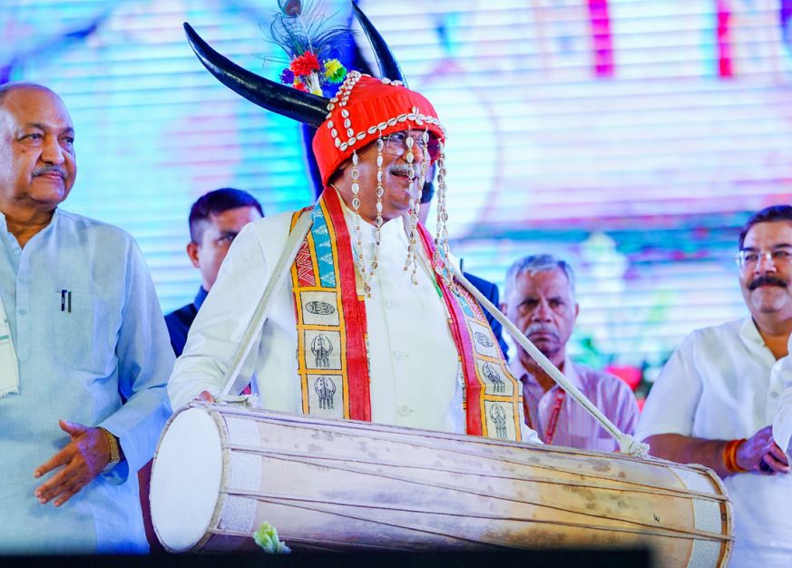 CM Bhupesh Baghel sports the iconic Bison Maria Tribal headgear (CMO) CM Bhupesh Baghel sports the iconic Bison Maria Tribal headgear (CMO)