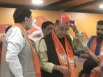Gujarat election: 10-time MLA Mohansinh Rathva quits Congress, joins BJP