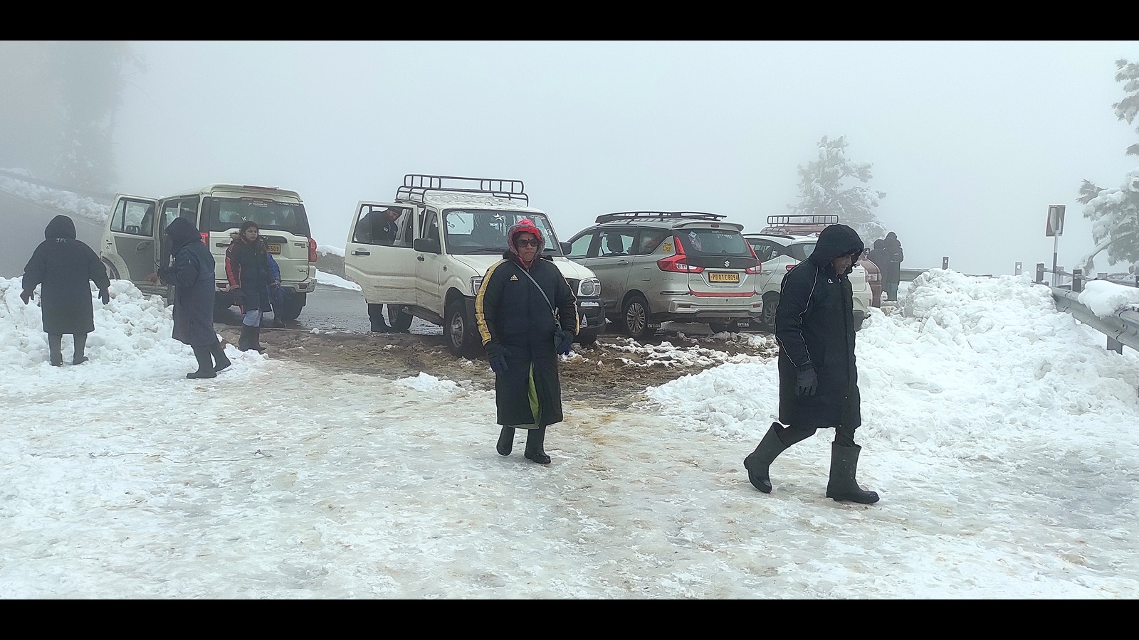 temperatures-drop-to-below-zero-in-gulmarg-pahalgam-as-met-predicts