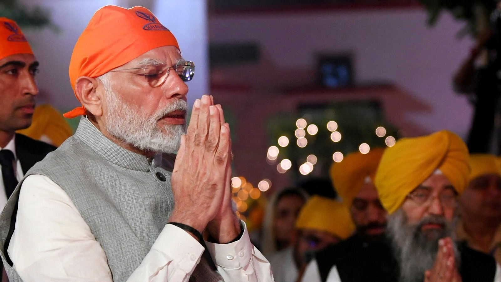 President, PM Modi and other leaders extend greetings on Guru Nanak Jayanti