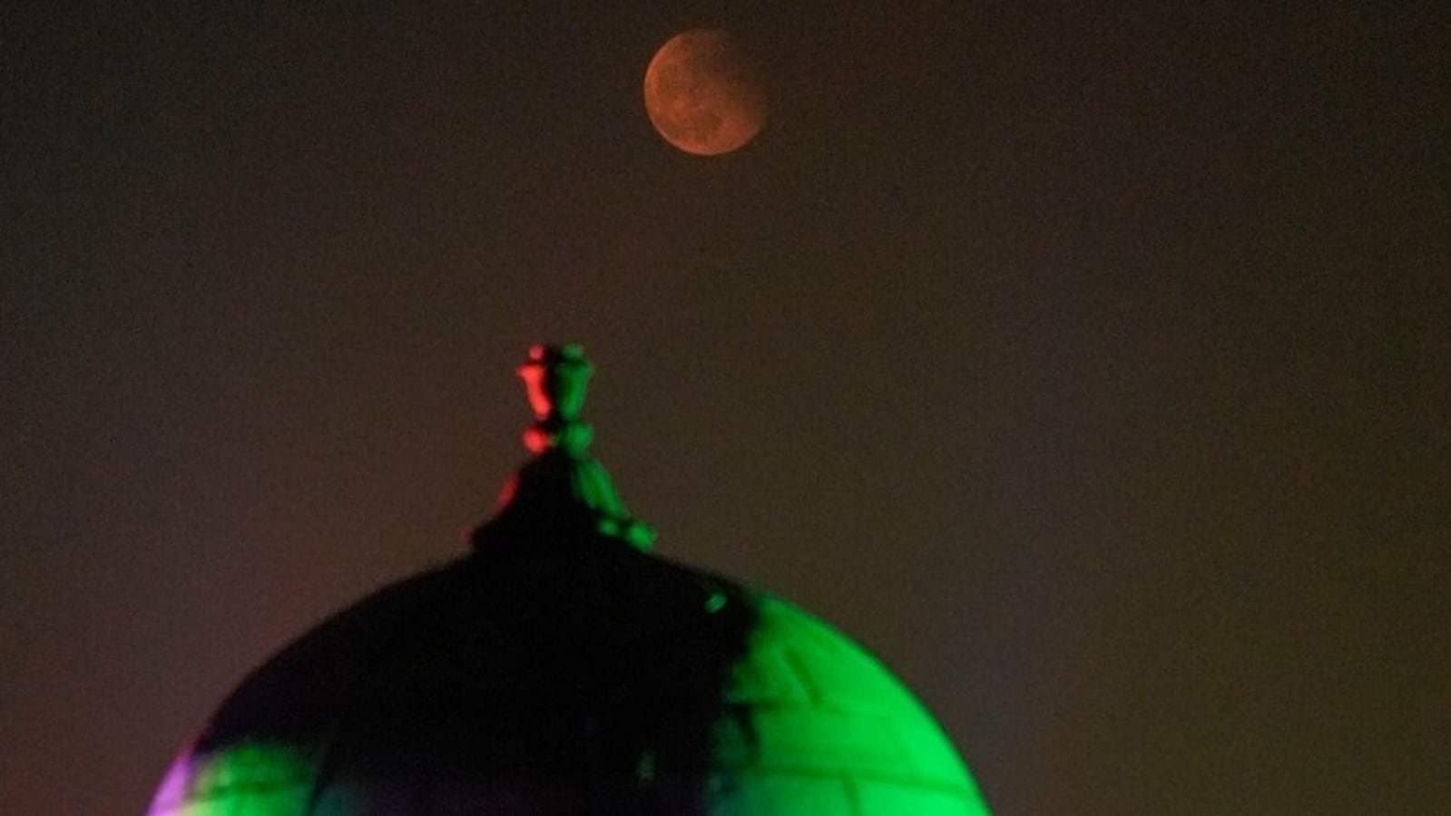 lunar-eclipse-2022-highlights-watch-the-stunning-visuals-of-chandra