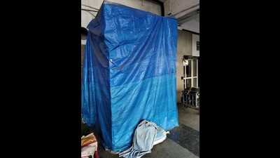 An out-of-service water vending machine at the station. (HT PHOTO)