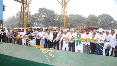 In a respite to sugarcane farmers in the region, Yamunanagar’s Saraswati Sugar Mills on Tuesday started its crushing operations for 2022-23, earliest after more than two decades. (HT Photo) In a respite to sugarcane farmers in the region, Yamunanagar’s Saraswati Sugar Mills on Tuesday started its crushing operations for 2022-23, earliest after more than two decades. (HT Photo)