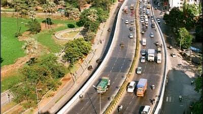 On September 19, Hindustan Times was the first to report that civic chief Iqbal Singh Chahal had announced at a meeting with assistant commissioners that the BMC wanted to maintain both WEH and EEH. (MSRDC) On September 19, Hindustan Times was the first to report that civic chief Iqbal Singh Chahal had announced at a meeting with assistant commissioners that the BMC wanted to maintain both WEH and EEH. (MSRDC)