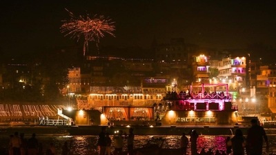 All the temples of Kashi were beautifully lit up for Dev Deepawali, including even the electric poles on the streets. (Twitter/@narendramodi) All the temples of Kashi were beautifully lit up for Dev Deepawali, including even the electric poles on the streets. (Twitter/@narendramodi)